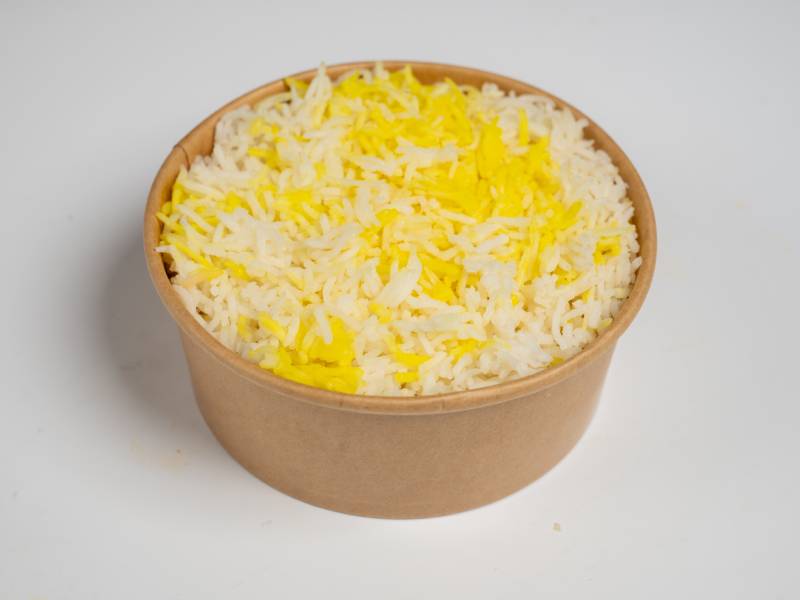 رز أبيض بالزعفران